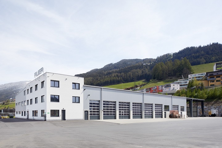 Auer GmbH Kfz-Werkstätte Abschlepp-Berge-Pannendienst, Römerstraße 3 in Thaur