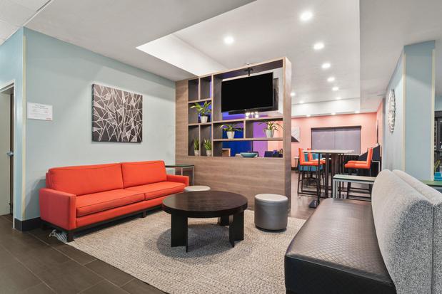 Images Holiday Inn & Suites Bothell by IHG