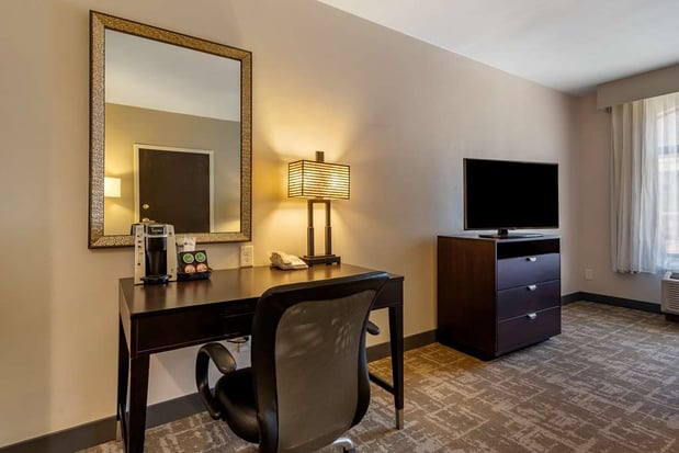 Images Best Western Plus Dalton Inn