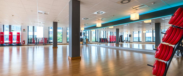 Fitness First Dusseldorf Im Lighthouse In Dusseldorf In Das Ortliche