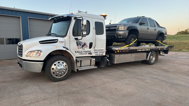Images Eagle Towing & Recovery