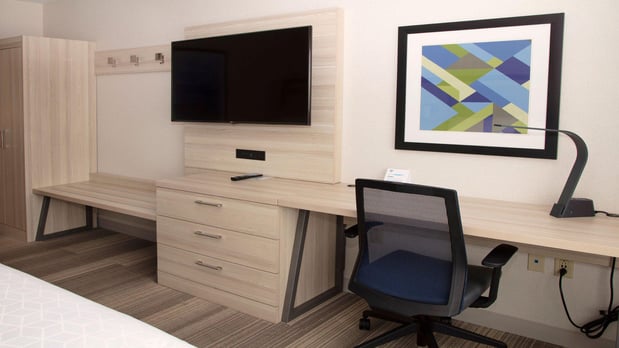 Images Holiday Inn Express & Suites Marion by IHG