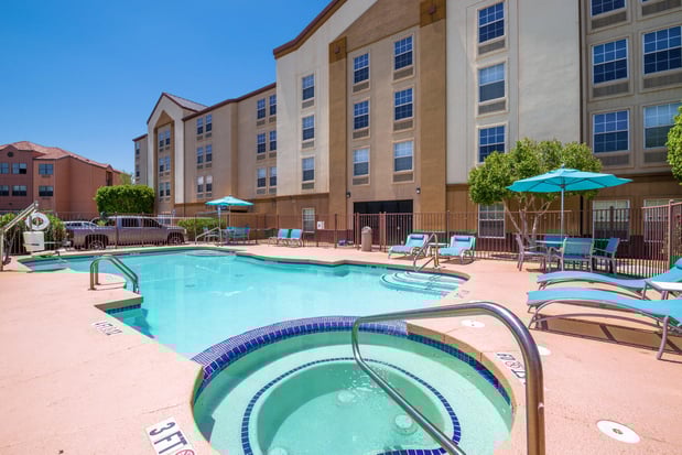 Images Holiday Inn Express & Suites Phoenix Airport by IHG