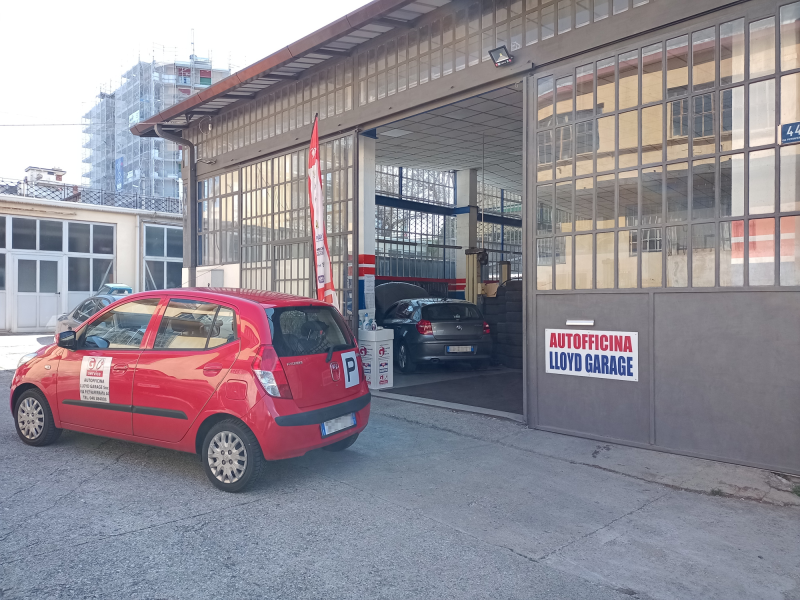 Images Lloyd Garage
