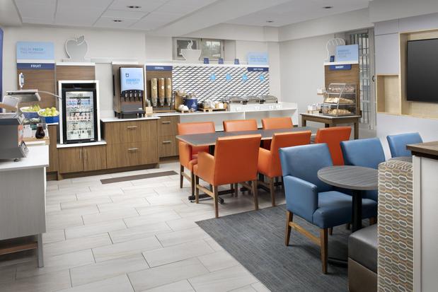 Images Holiday Inn Express San Antonio N-Riverwalk Area by IHG