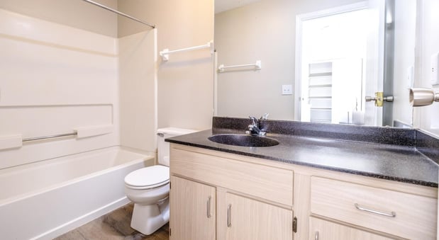 Images Heathermoor & Bedford Commons Apartments