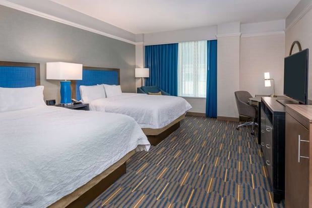 Images Hampton Inn & Suites Buffalo Downtown