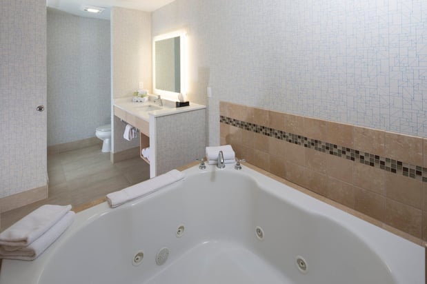 Images Holiday Inn Express & Suites Monroe by IHG