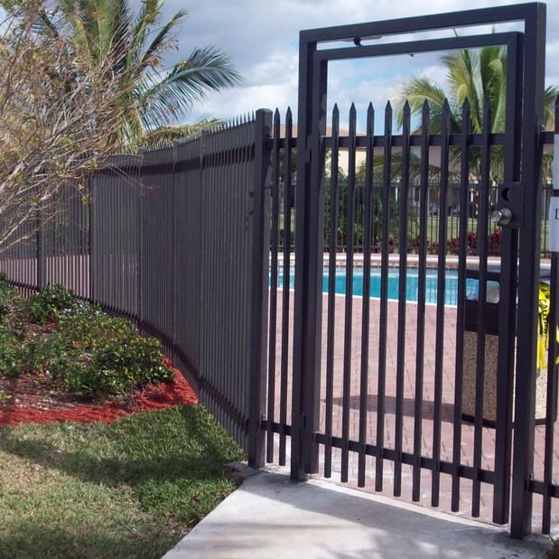 Images First Class Fence and Rail