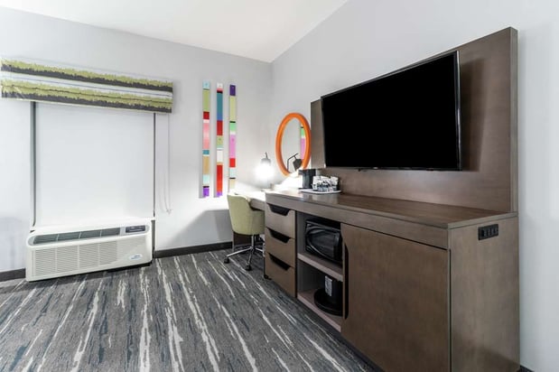 Images Hampton Inn Locust Grove