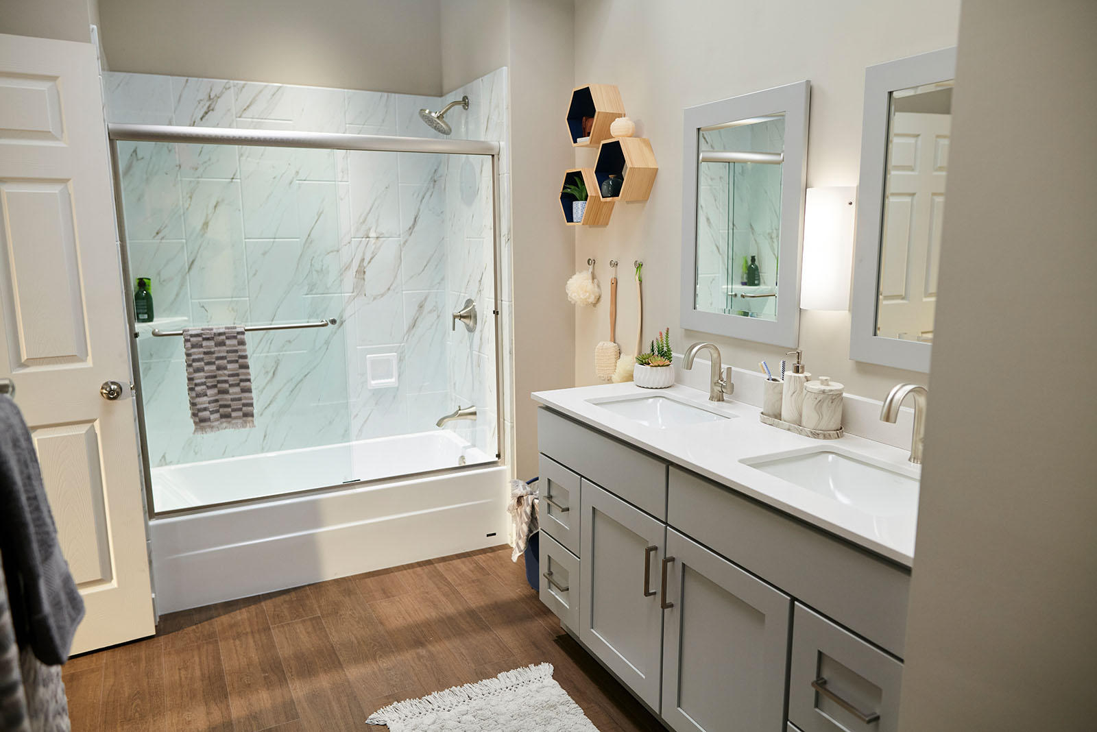 If you’re ready to remodel your bathroom, this is a great place to start. Whether you’re discovering your preferred style or browsing before & after pictures of Re-Bath redesigned spaces, you are sure to be inspired. When you are ready, our Design Consultant will provide design guidance on countless options. And the best part, our design process is free!