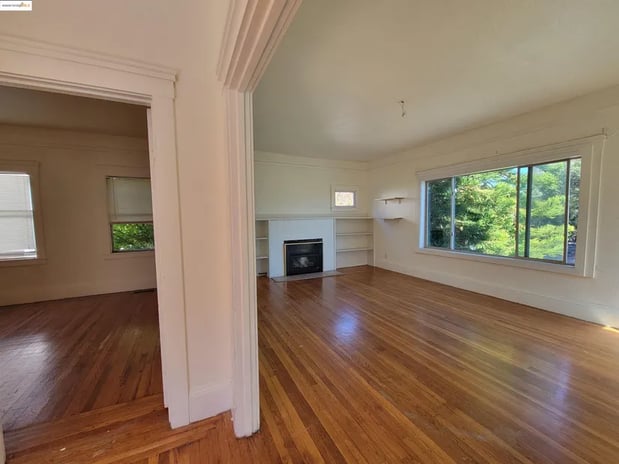 Images Call Michelle 4 Homes, Top Brentwood Real Estate Agent with RE/MAX