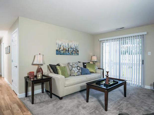 Images Greenway Chase Apartments