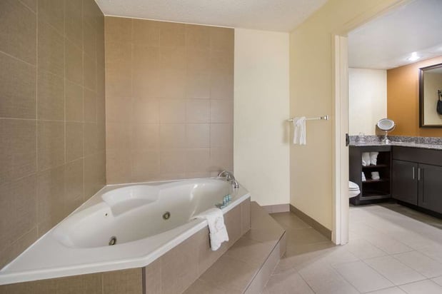 Images Best Western Suites Near Opryland