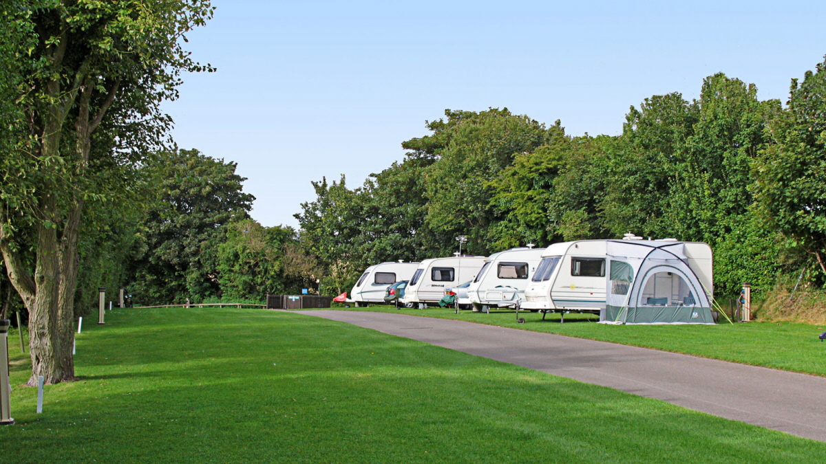 Bourton-on-the-Water Caravan and Motorhome Club Campsite Cheltenham 01451 850249