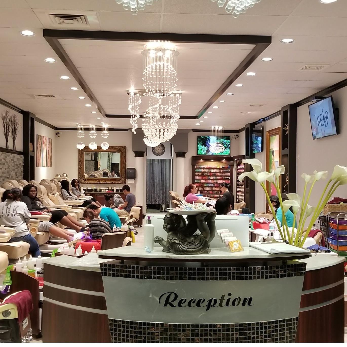 Club Nails and Spa