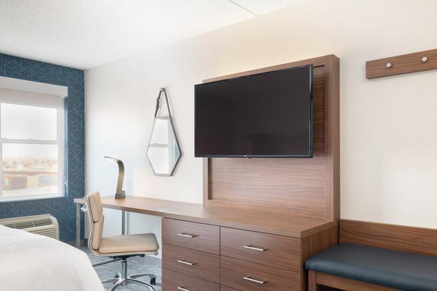 Images Holiday Inn Express & Suites Boston - Cambridge, an IHG Hotel