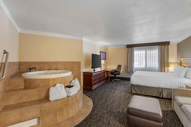 Images Best Western Plus Landmark Inn