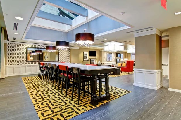 Images Hampton Inn & Suites Cincinnati-Downtown
