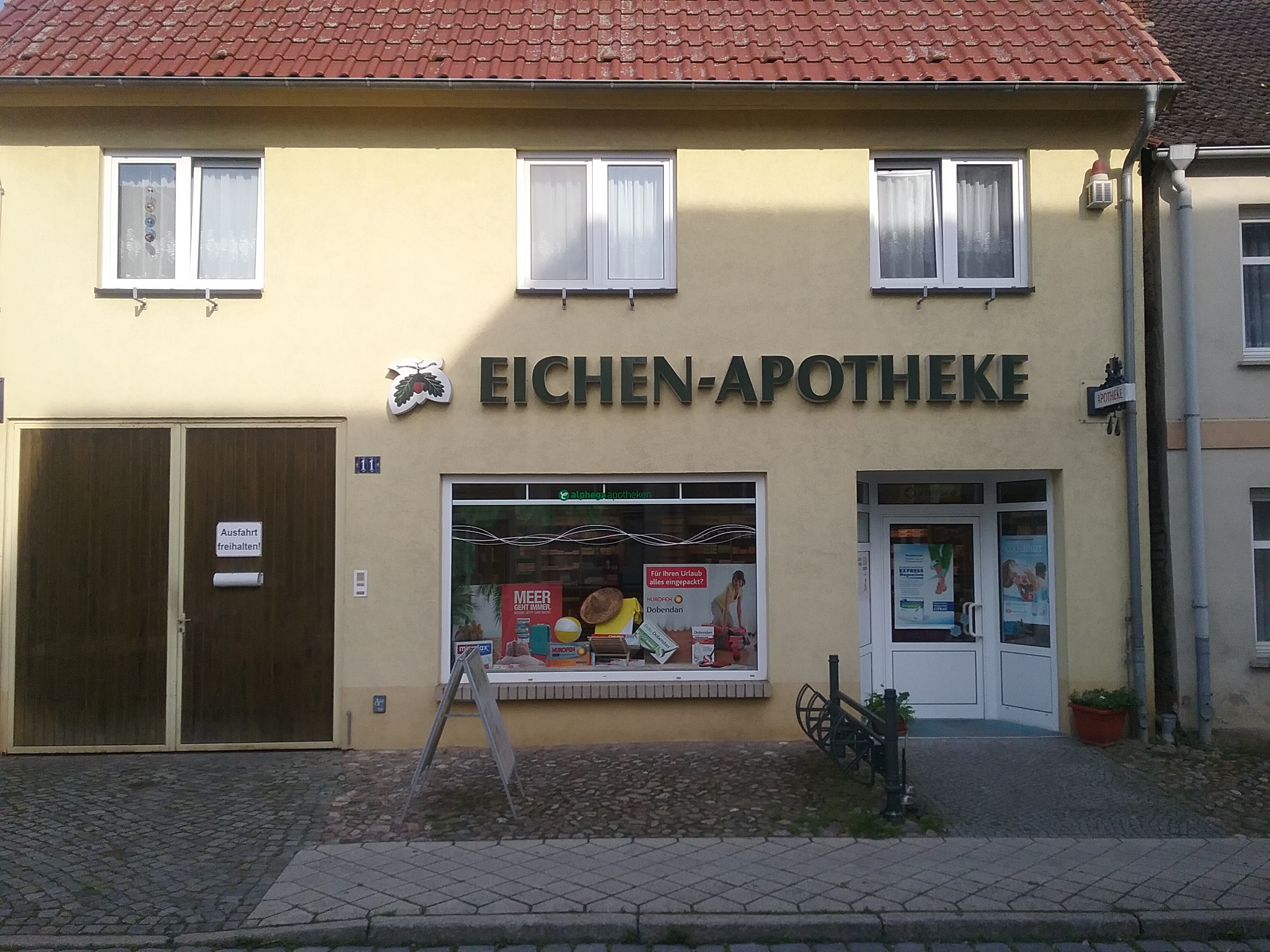 Eichen-Apotheke, Basepohler Str. 11 in Stavenhagen