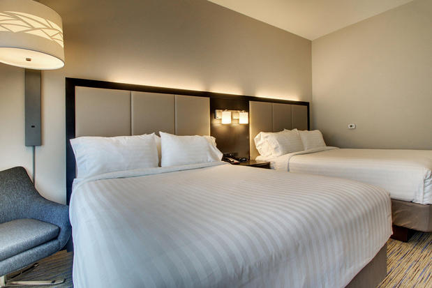 Images Holiday Inn Express & Suites Summerville by IHG
