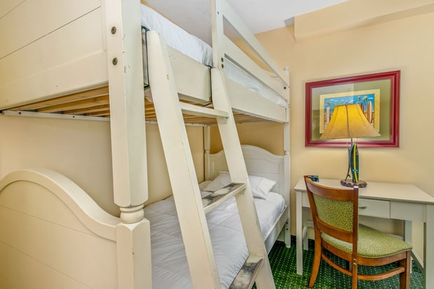 Images Holiday Inn & Suites Clearwater Beach by IHG