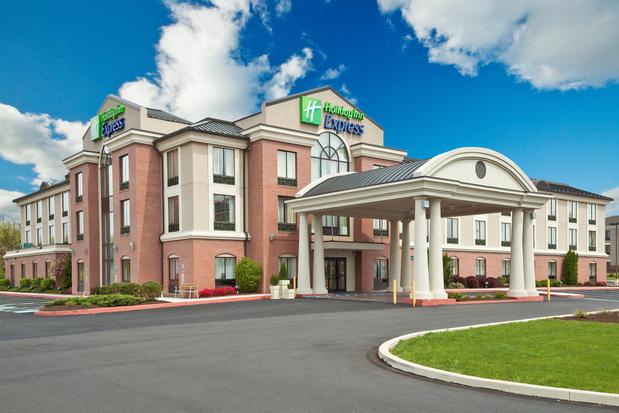 Images Holiday Inn Express & Suites Quakertown, an IHG Hotel