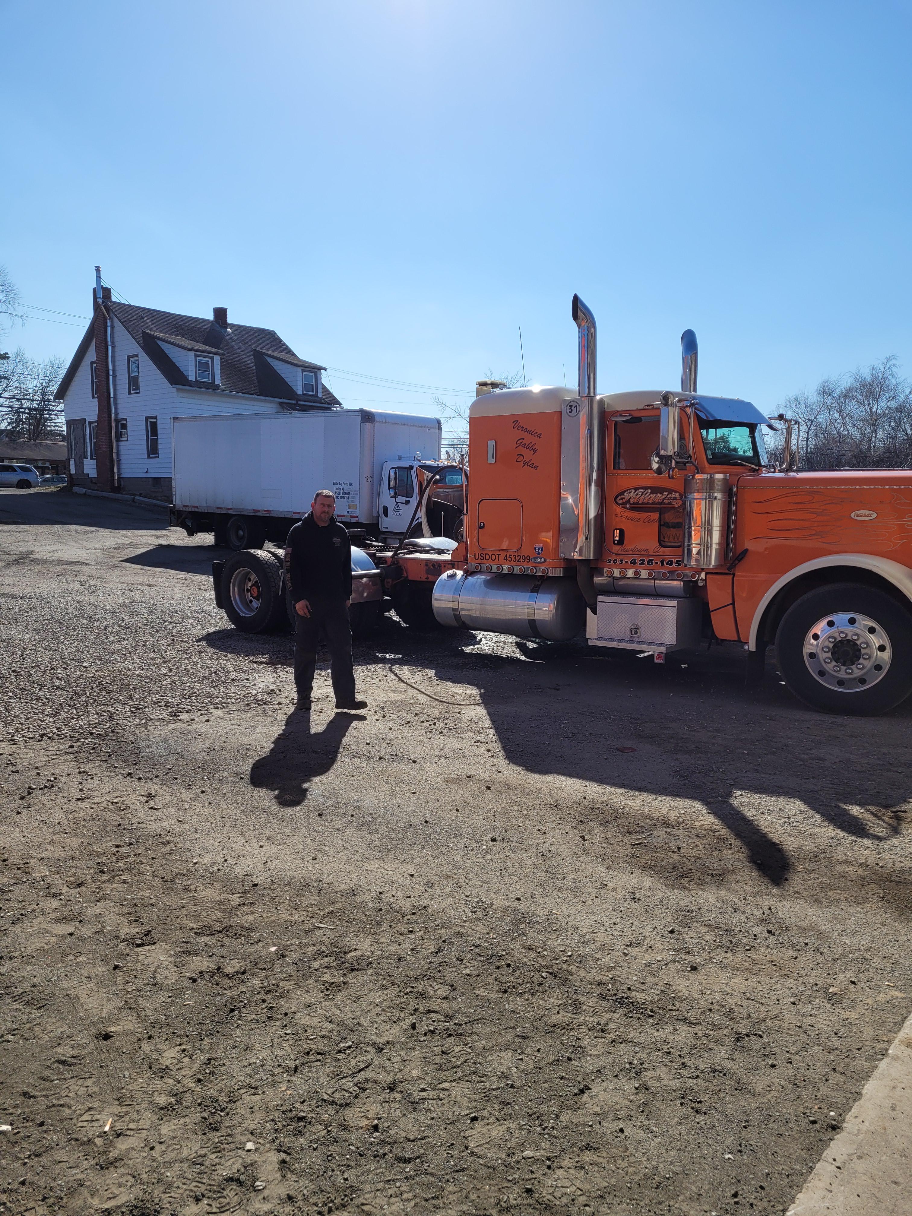 Need heavy-duty towing? Call now!