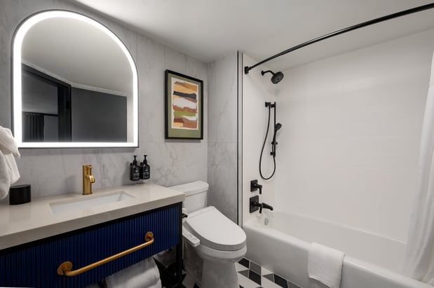 Images Troy Inn & Suites