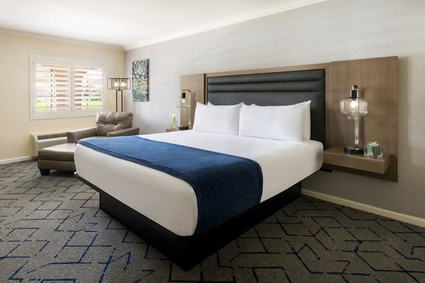 Images Scottsdale Plaza Resort