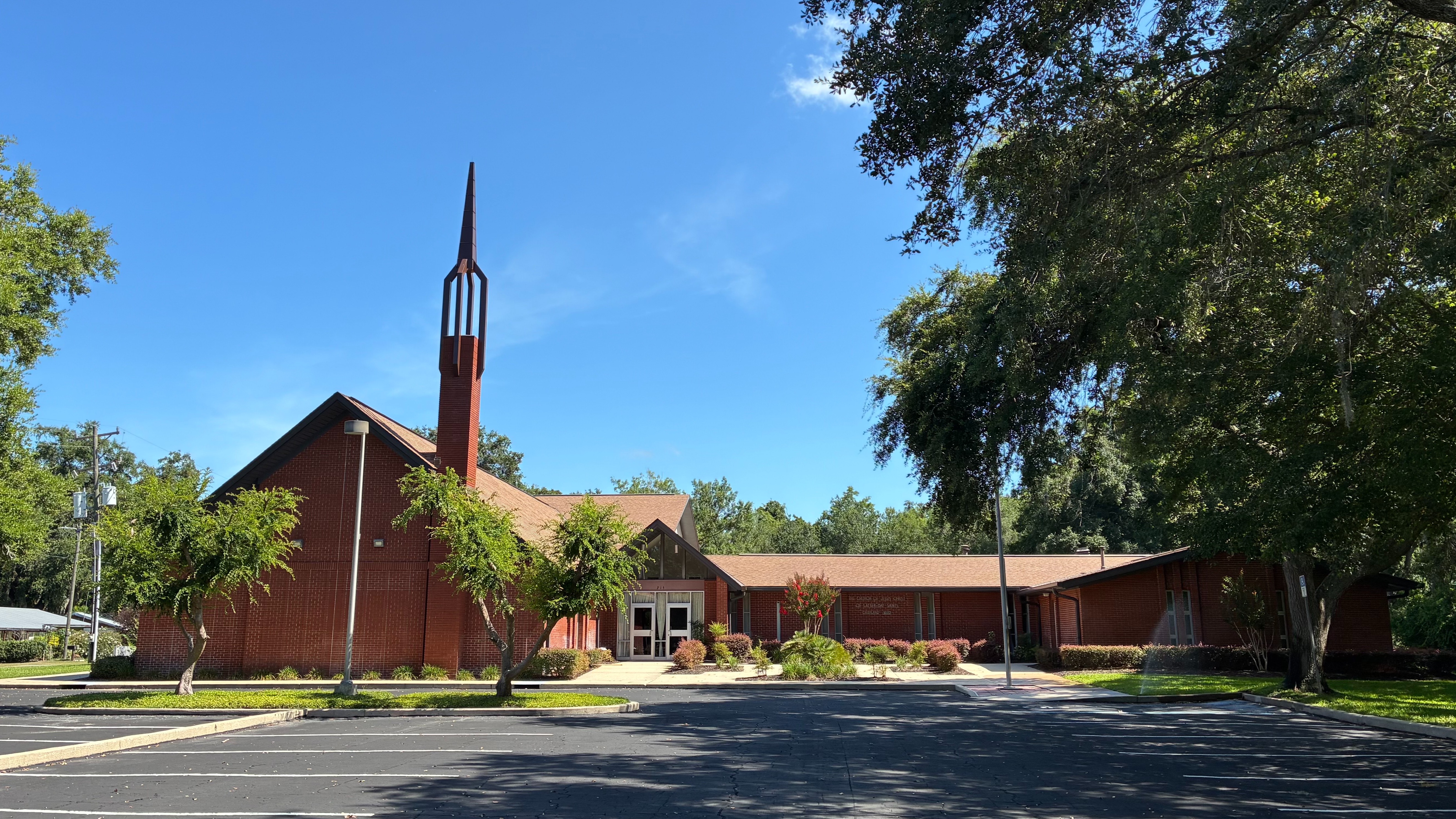 Christian Church in Chiefland, FL | 215 Northeast 8th Street