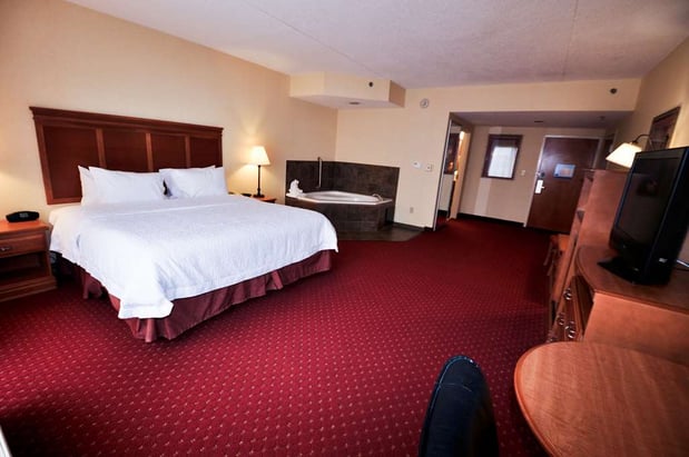 Images Hampton Inn & Suites Louisville East
