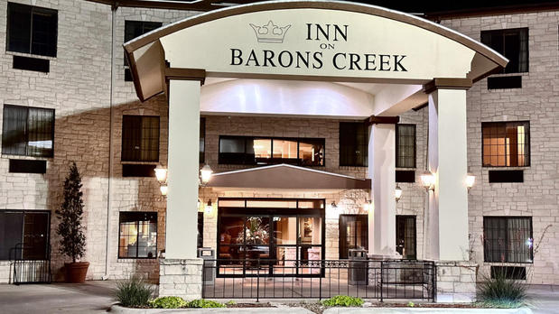 Images Inn on Barons Creek