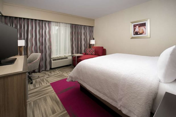 Images Hampton Inn Huntsville/Village of Providence