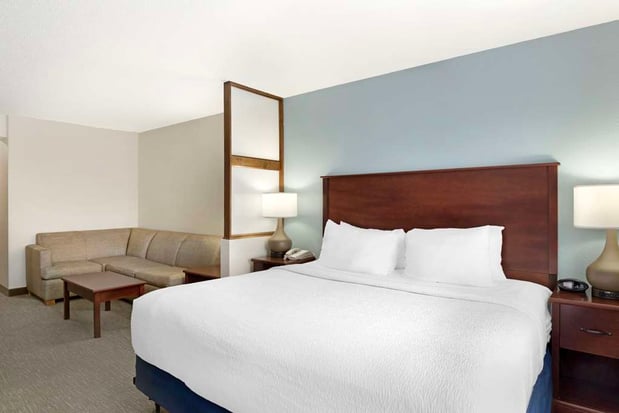 Images Best Western Plus Crossroads Inn & Suites