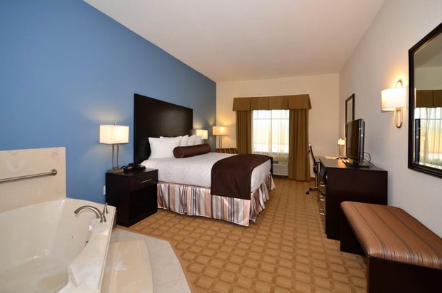 Images Best Western Plus Lytle Inn & Suites