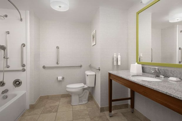 Images Hampton Inn & Suites Lynchburg