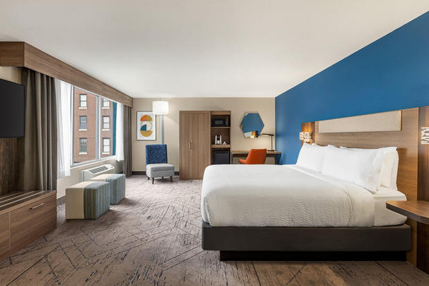 Images Holiday Inn Express & Suites Evansville Downtown by IHG