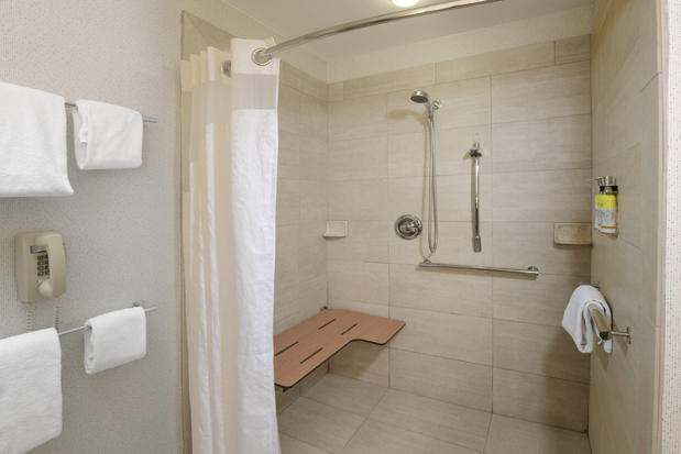 Images Holiday Inn Express & Suites Magnolia-Lake Columbia, an IHG Hotel