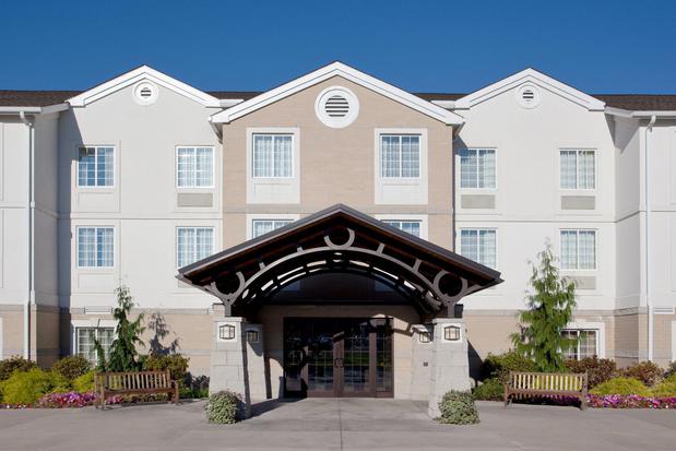 Images Staybridge Suites Cleveland Mayfield Heights Beachwd by IHG