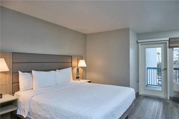 Images Hampton Inn and Suites Hermosa Beach