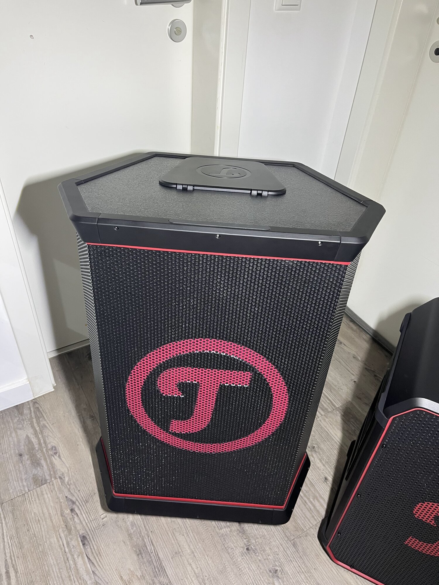 Bilder SOUNDBOKS  JBL Partybox Verleih - Lautsprecher mieten in Hamburg beim Eventservice Hamburg - der Partyverleih