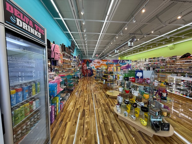 Images World of Smoke & Vape - Lake Park