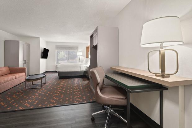 Images Holiday Inn & Suites Bothell by IHG