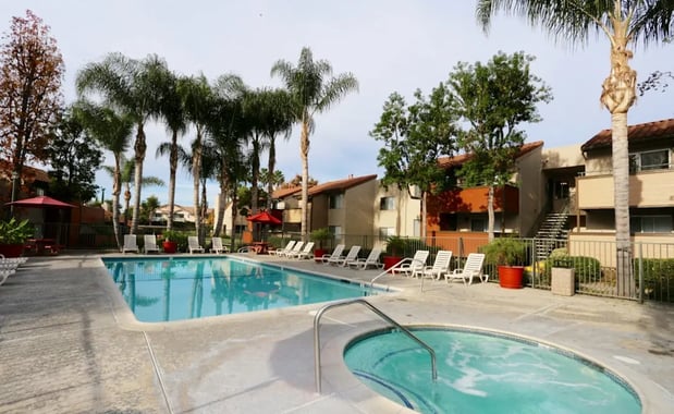 Images The Oaks Apartments