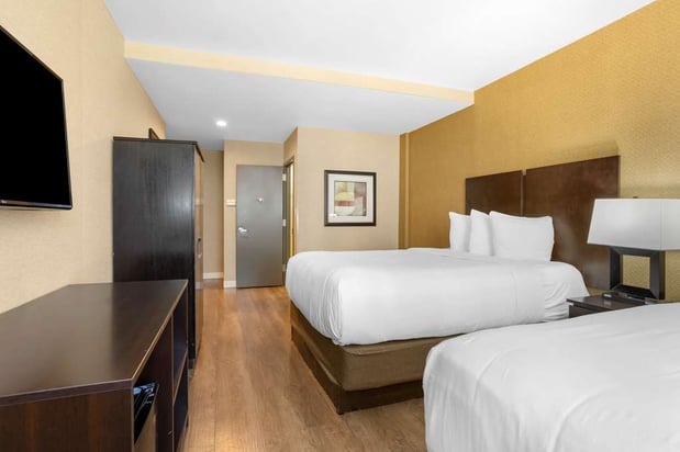 Images Best Western Plus Plaza Hotel