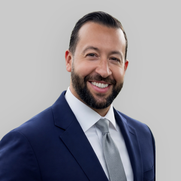 Headshot of Shukri Dayeh, a wealth advisor at Chase