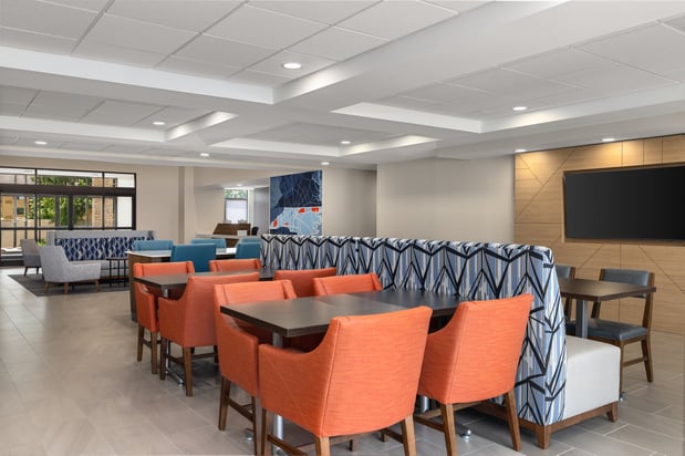 Images Holiday Inn Express Fayetteville - Fort Bragg by IHG