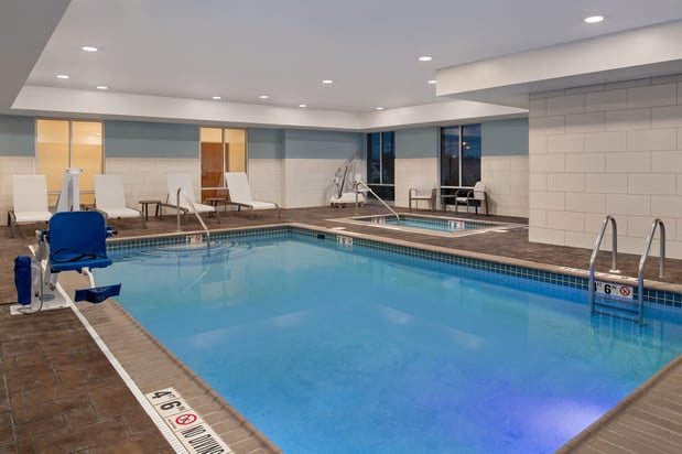 Images Holiday Inn Express & Suites Terre Haute by IHG
