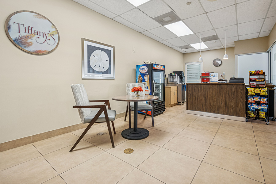 Five Star Premier Residences of Hollywood cafe